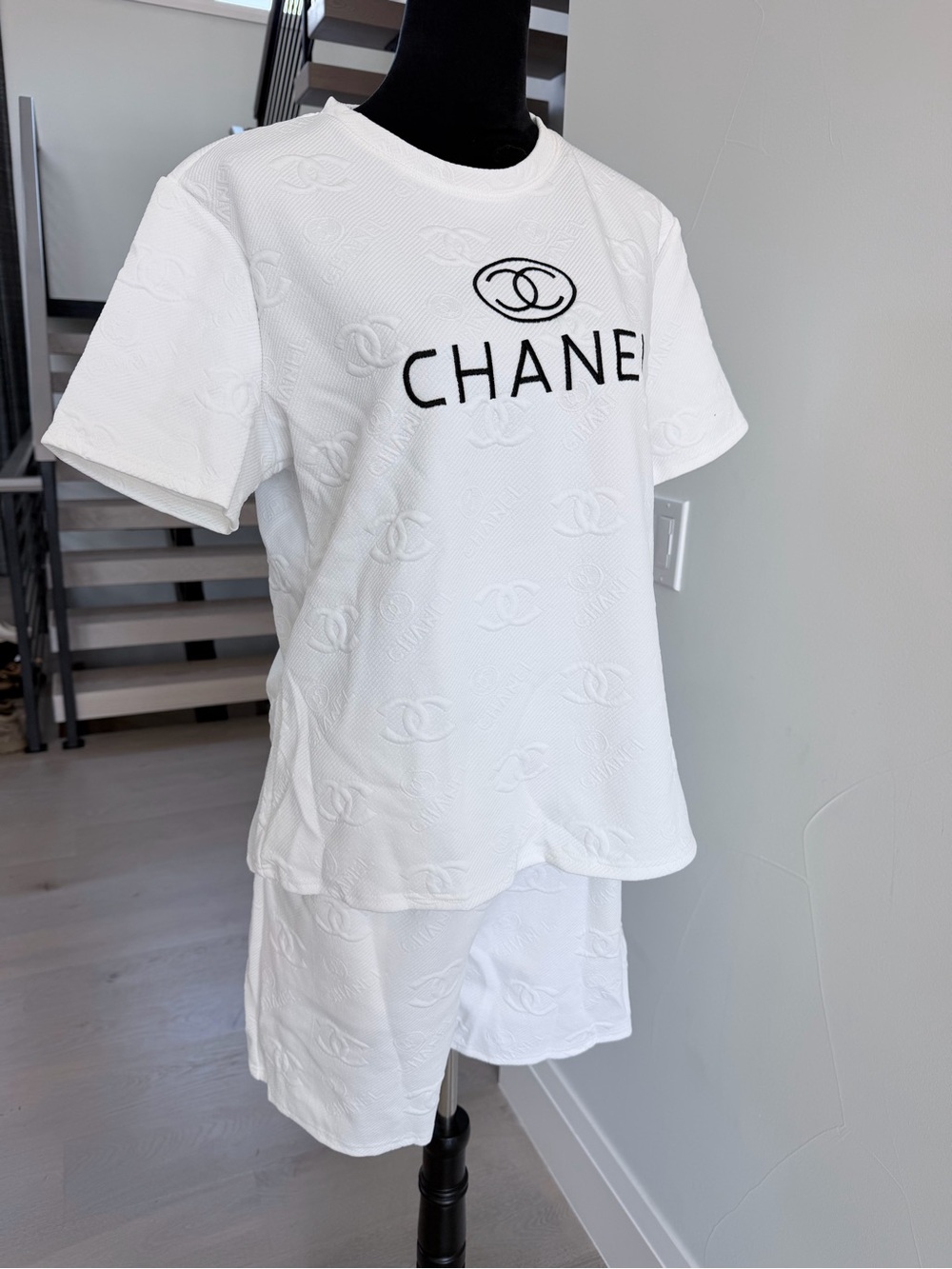 CHANEL White Logo Embroidered Short Set size Large - Picture 2 of 7